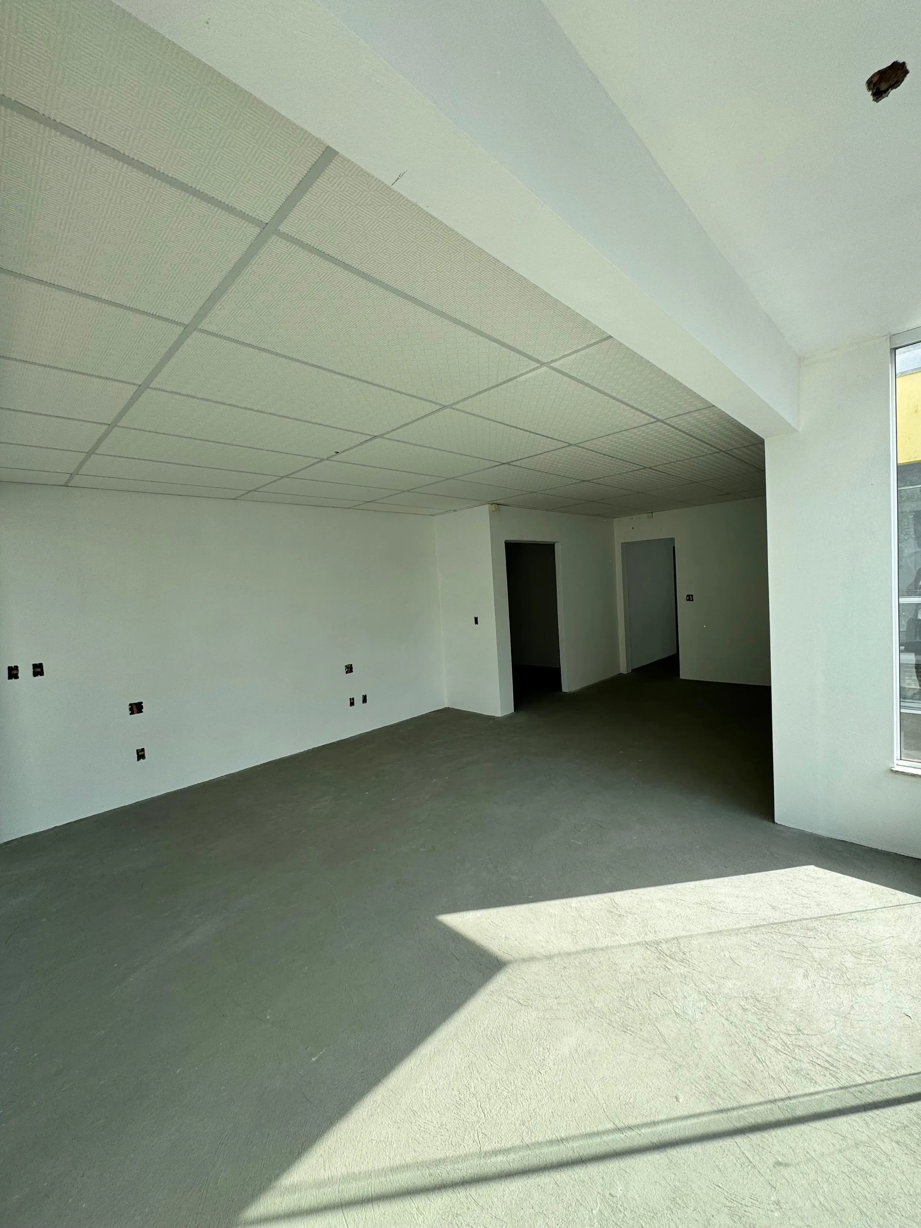 Casa com 4 dormitórios sendo 2 suítes e ampla garagem a no bairro Jardim Blumenau - Blumenau/SC