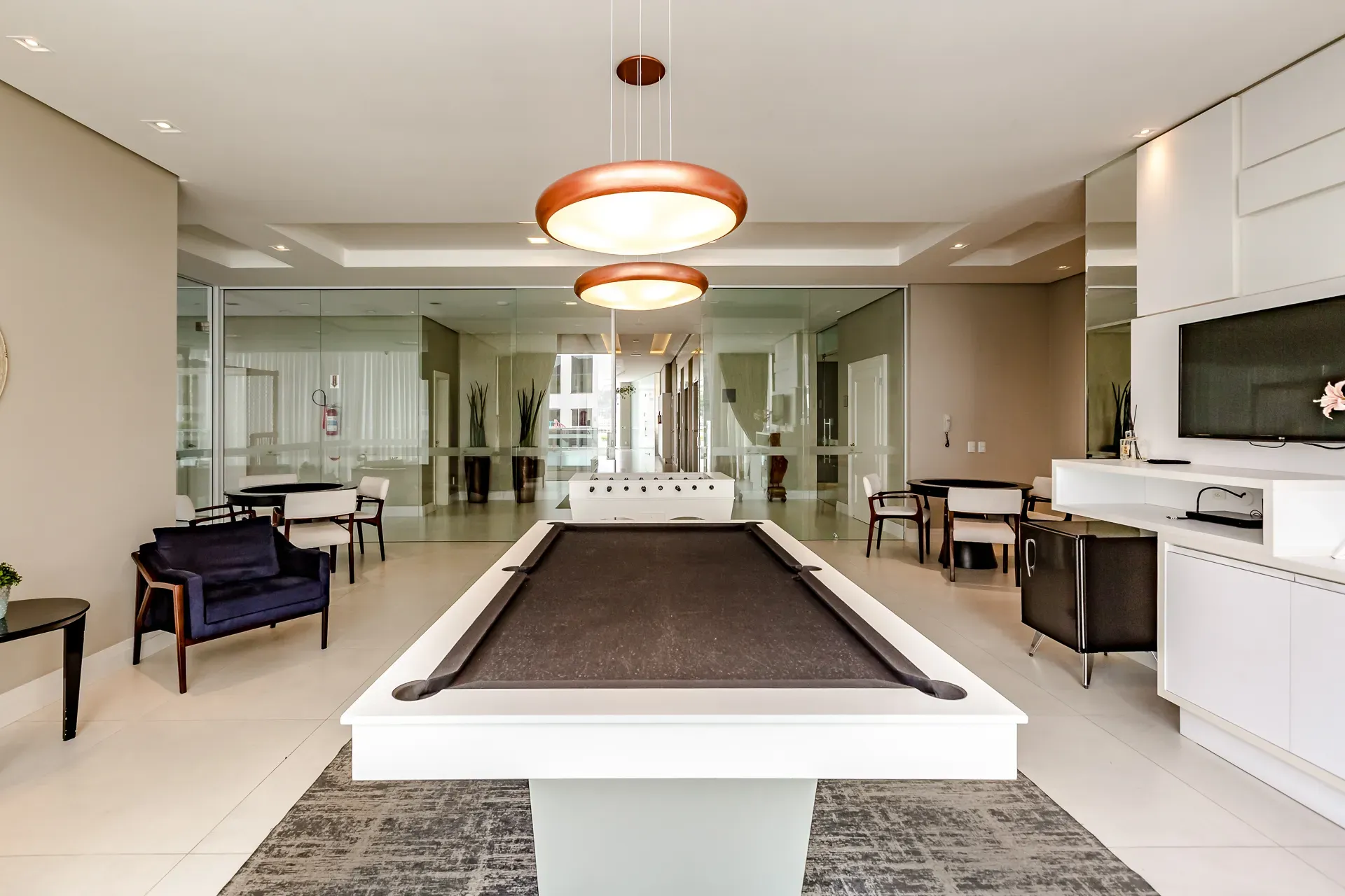 Apartamento com 3 dormitórios sendo 3 suítes e 3 vagas de garagem em Balneário Camboriú/SC