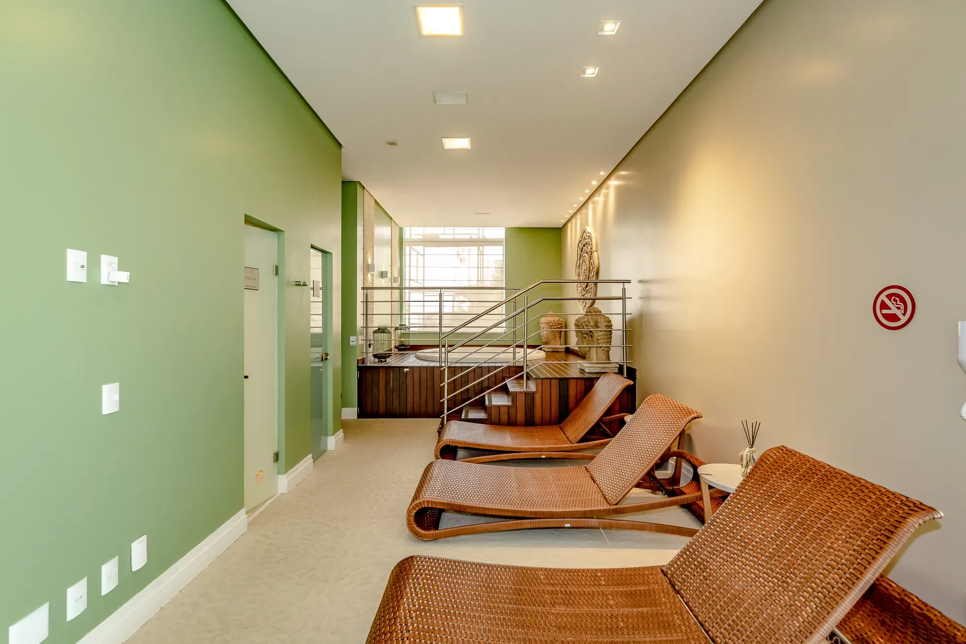 Apartamento com 3 dormitórios sendo 3 suítes e 3 vagas de garagem em Balneário Camboriú/SC