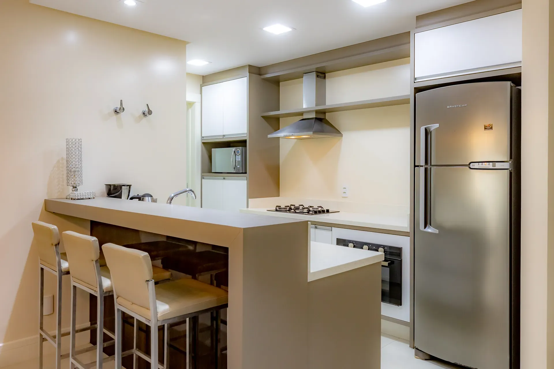 Apartamento com 3 dormitórios sendo 3 suítes e 3 vagas de garagem em Balneário Camboriú/SC