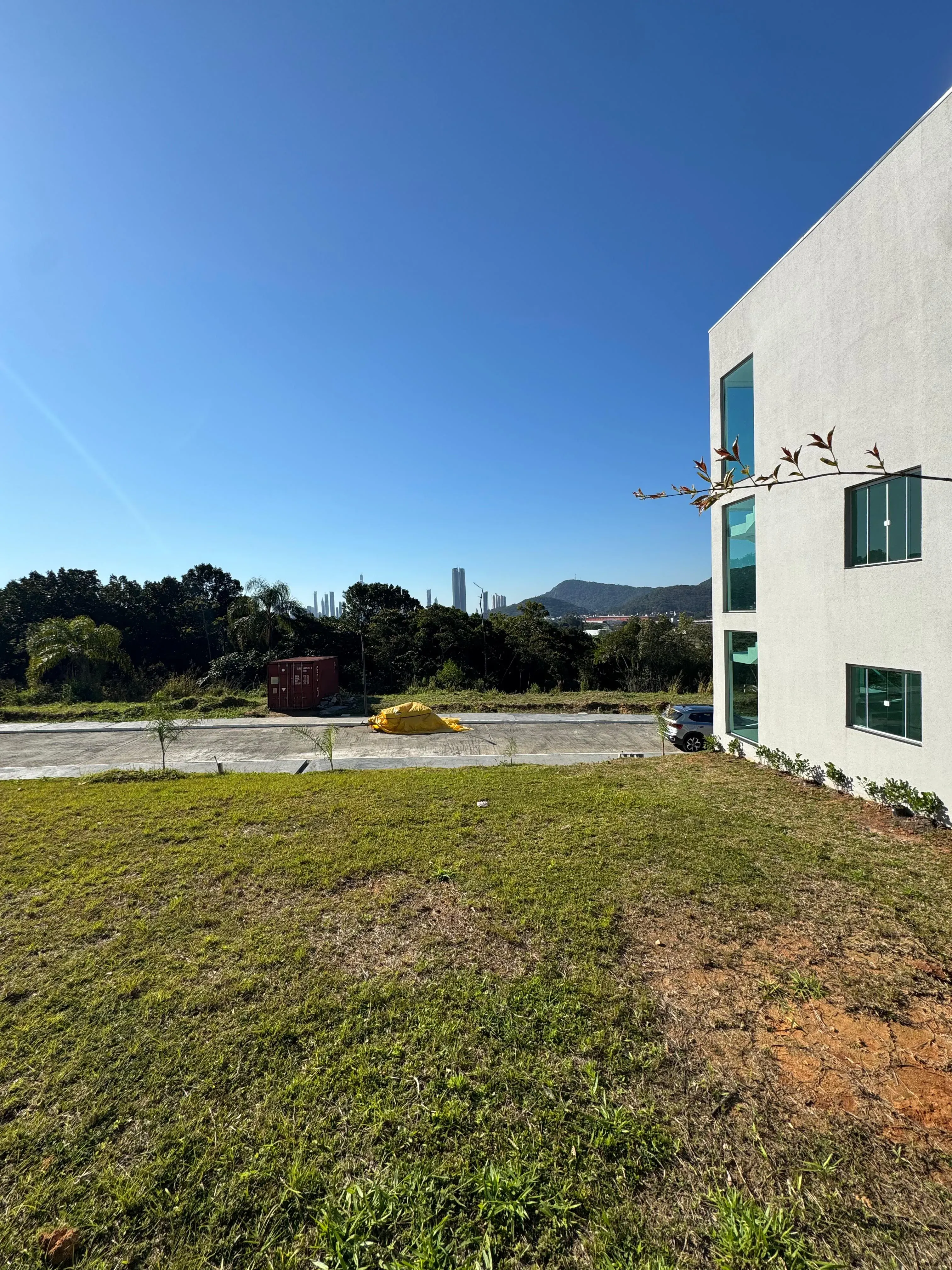 Terreno com 382,51m² em condomínio fechado no bairro Nova Esperança em Balneário Camboriú