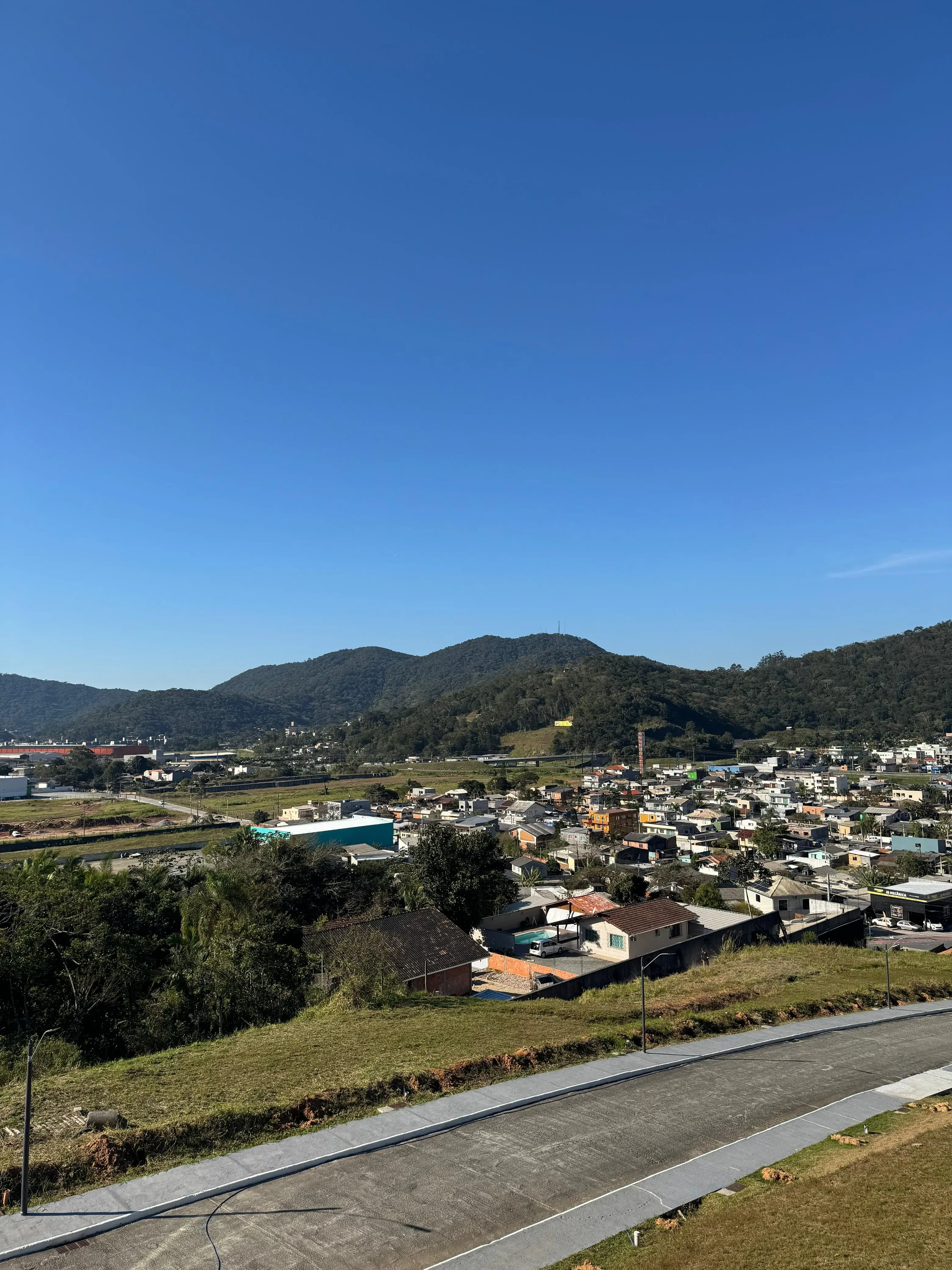 Terreno com 382,51m² em condomínio fechado no bairro Nova Esperança em Balneário Camboriú