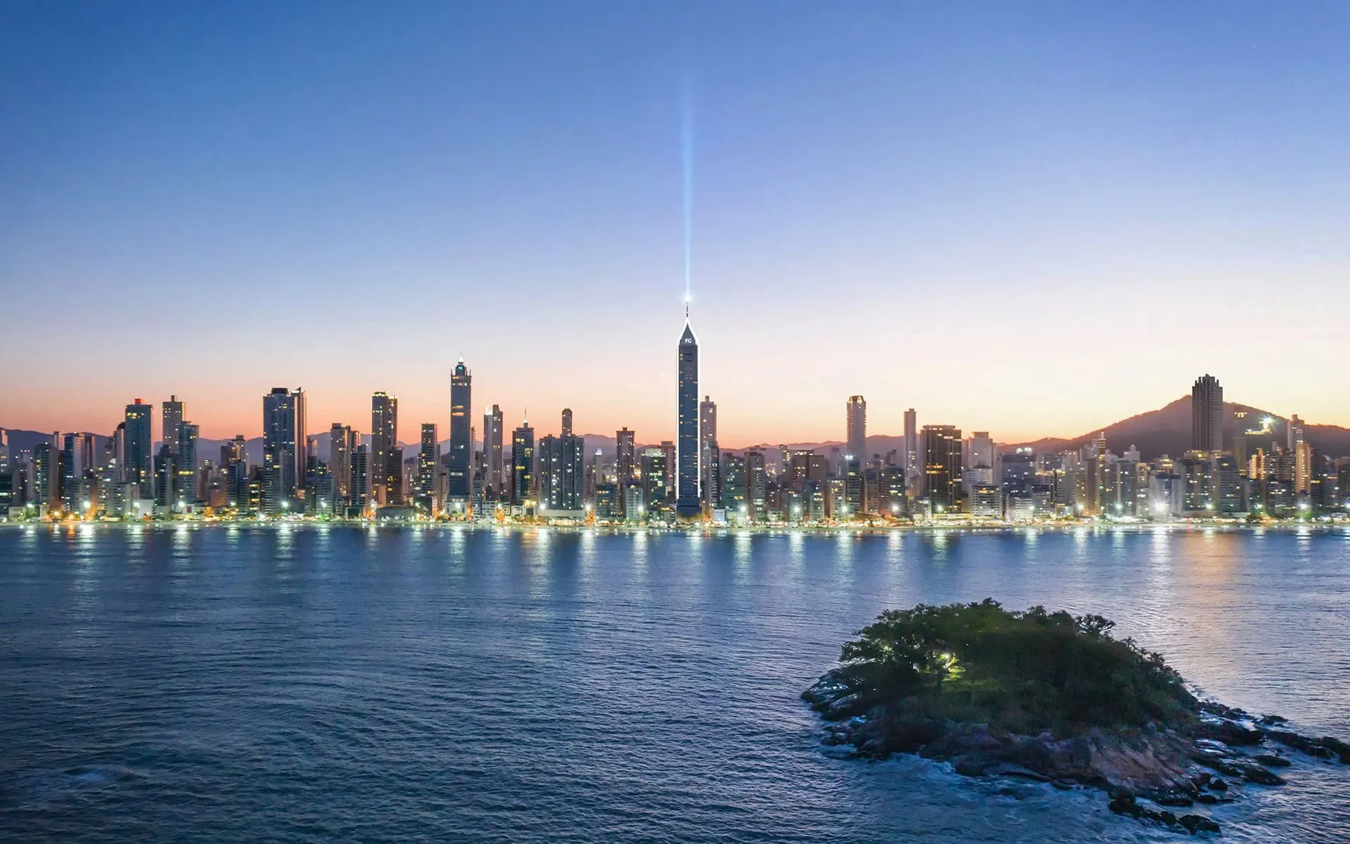 Apartamento de alto padrão com 4 suítes e 4 vagas de garagem na Beira mar de Balneário Camboriú/SC