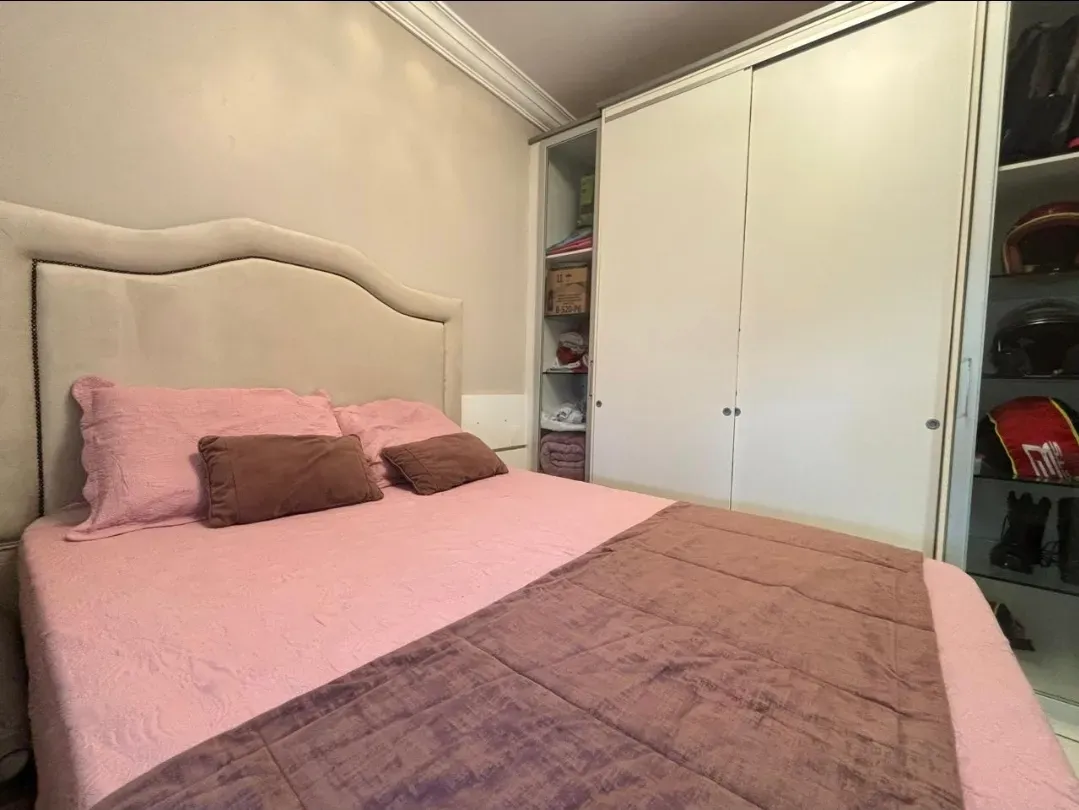 Cobertura duplex mobiliada e decorada vista mar com 4 suítes e 1 vaga em Meia Praia Itapema