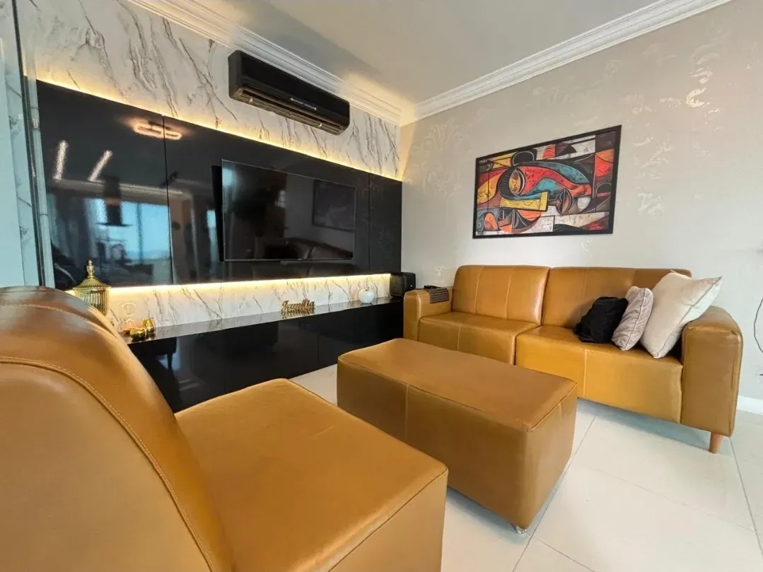 Cobertura duplex mobiliada e decorada vista mar com 4 suítes e 1 vaga em Meia Praia Itapema