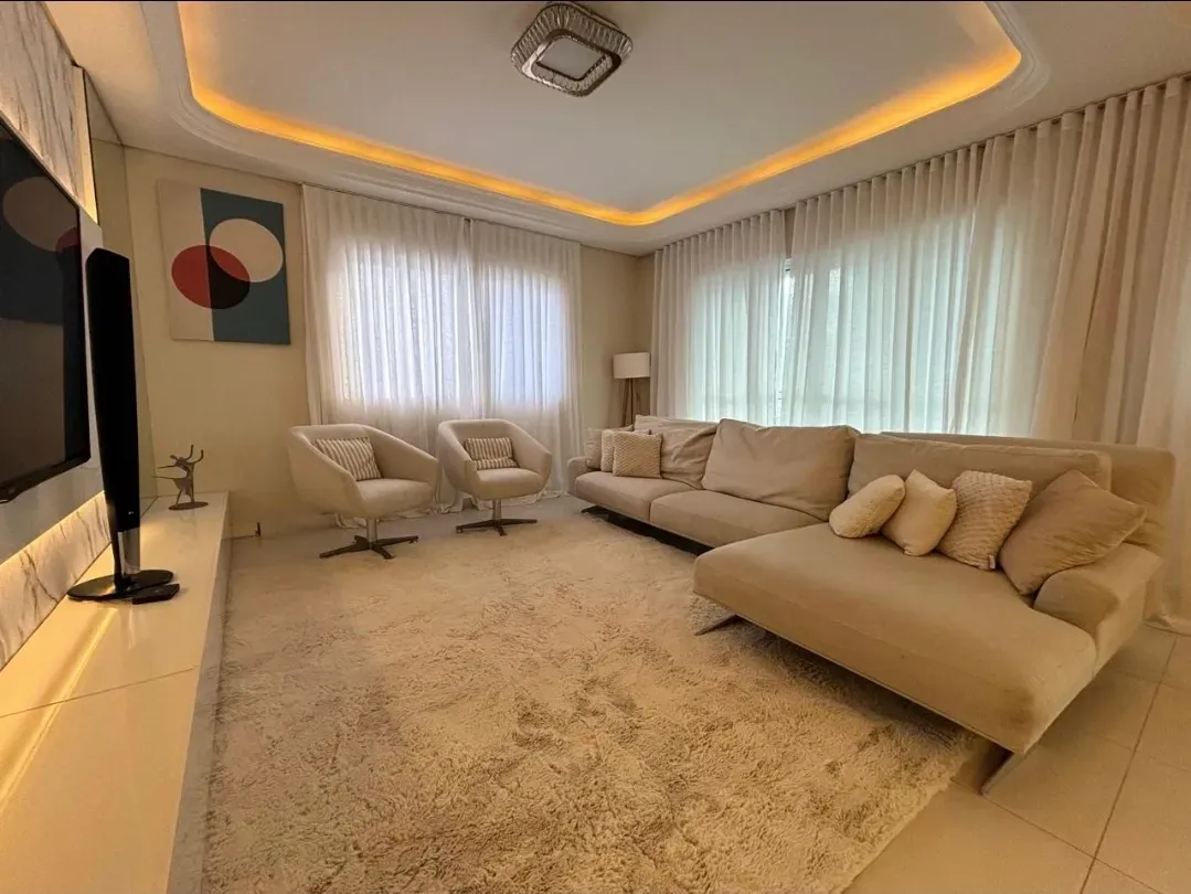 Cobertura duplex mobiliada e decorada vista mar com 4 suítes e 1 vaga em Meia Praia Itapema