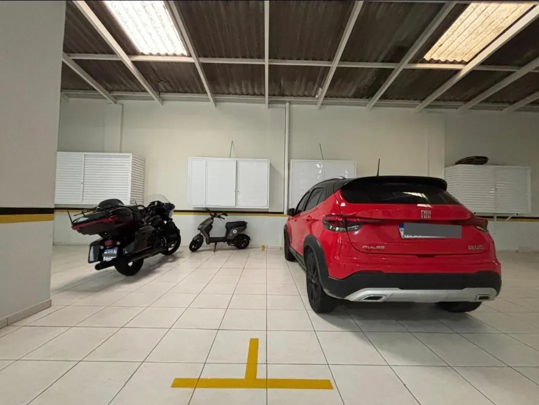 Cobertura duplex mobiliada e decorada vista mar com 4 suítes e 1 vaga em Meia Praia Itapema