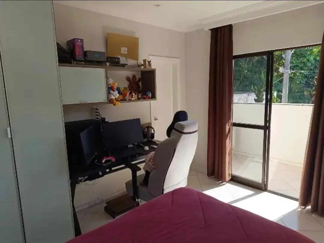 Ampla casa com 4 suítes e 4 vagas de garage, piscina e área de festa espaçosa - Fazendinha Itajaí/SC