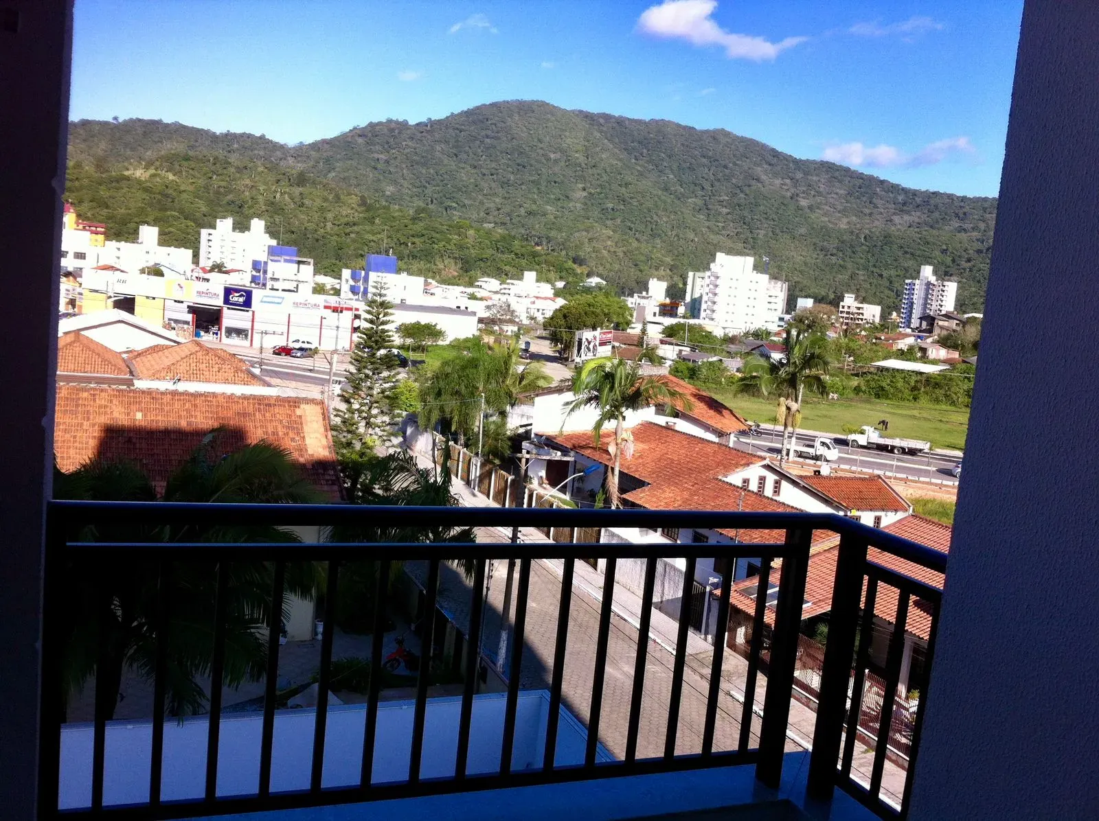 Apartamento com 2 dormitórios sendo 1 suíte e 1 vaga de garagem em Itajaí/SC