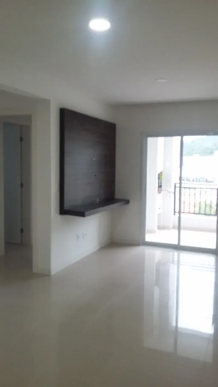 Apartamento com 2 dormitórios sendo 1 suíte e 1 vaga de garagem em Itajaí/SC