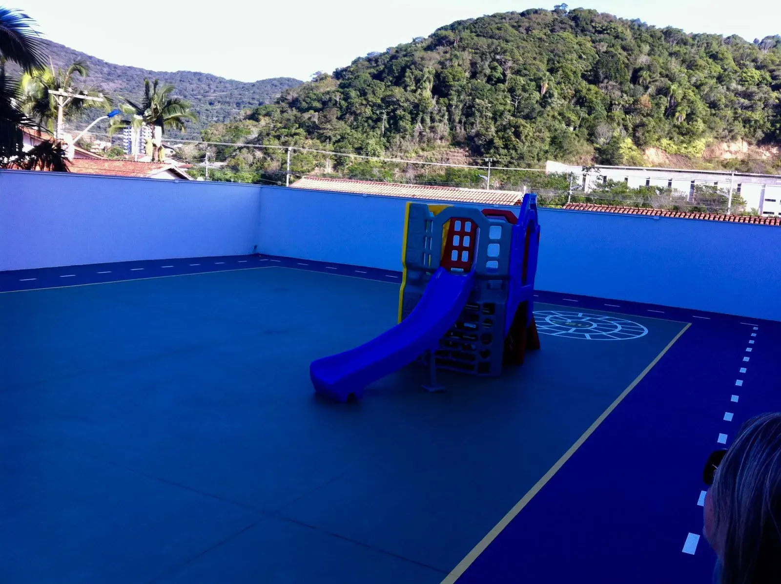 Apartamento com 2 dormitórios sendo 1 suíte e 1 vaga de garagem em Itajaí/SC