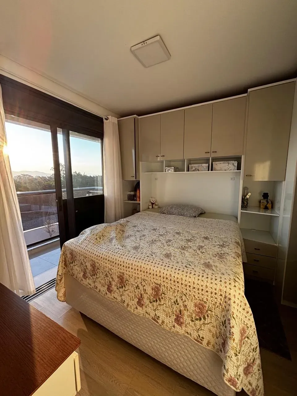 Apartamento com 3 dormitórios sendo 1 suíte e 2 vagas de garagem  no bairro Ressacada em Itajaí/SC