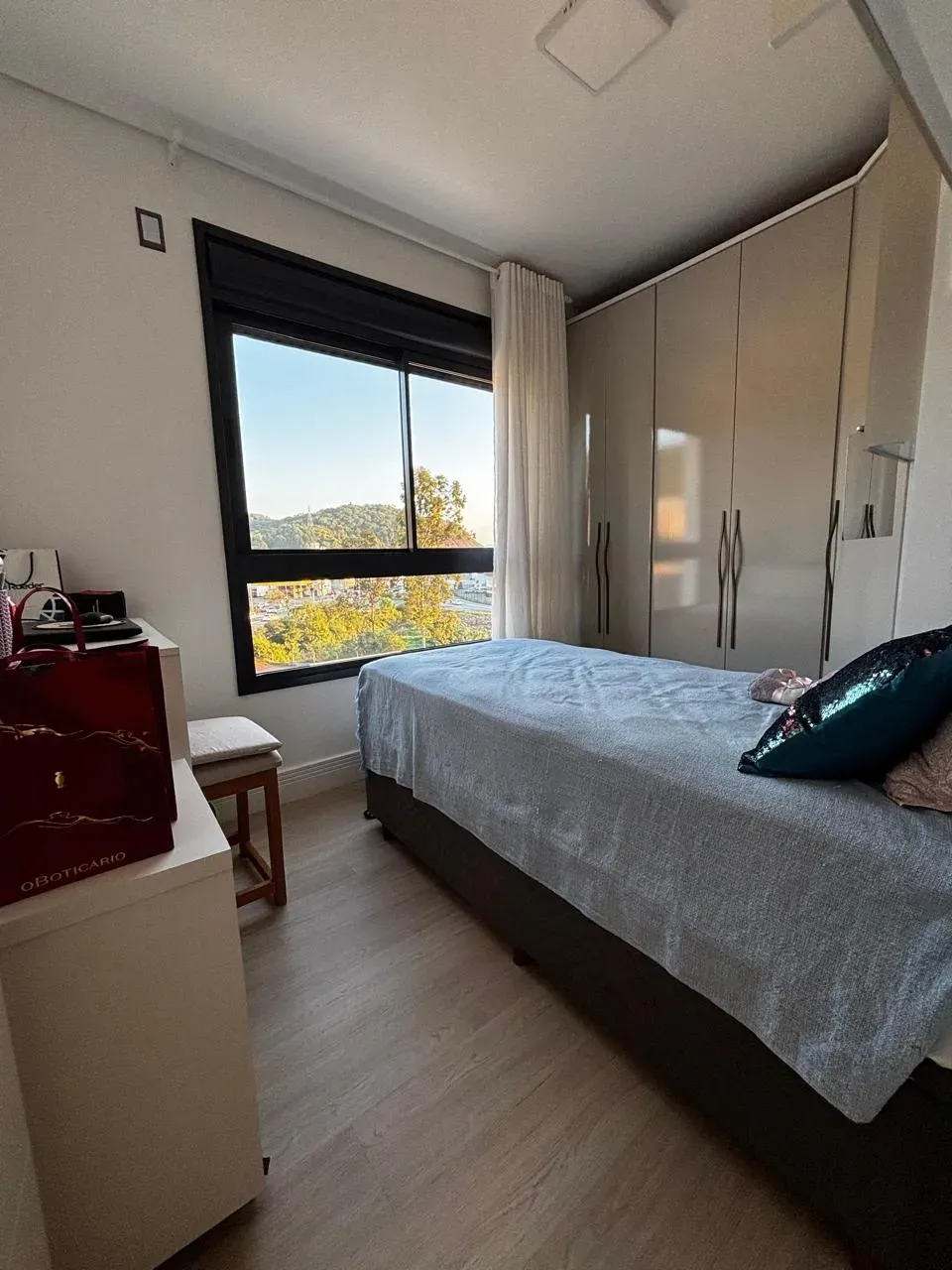 Apartamento com 3 dormitórios sendo 1 suíte e 2 vagas de garagem  no bairro Ressacada em Itajaí/SC