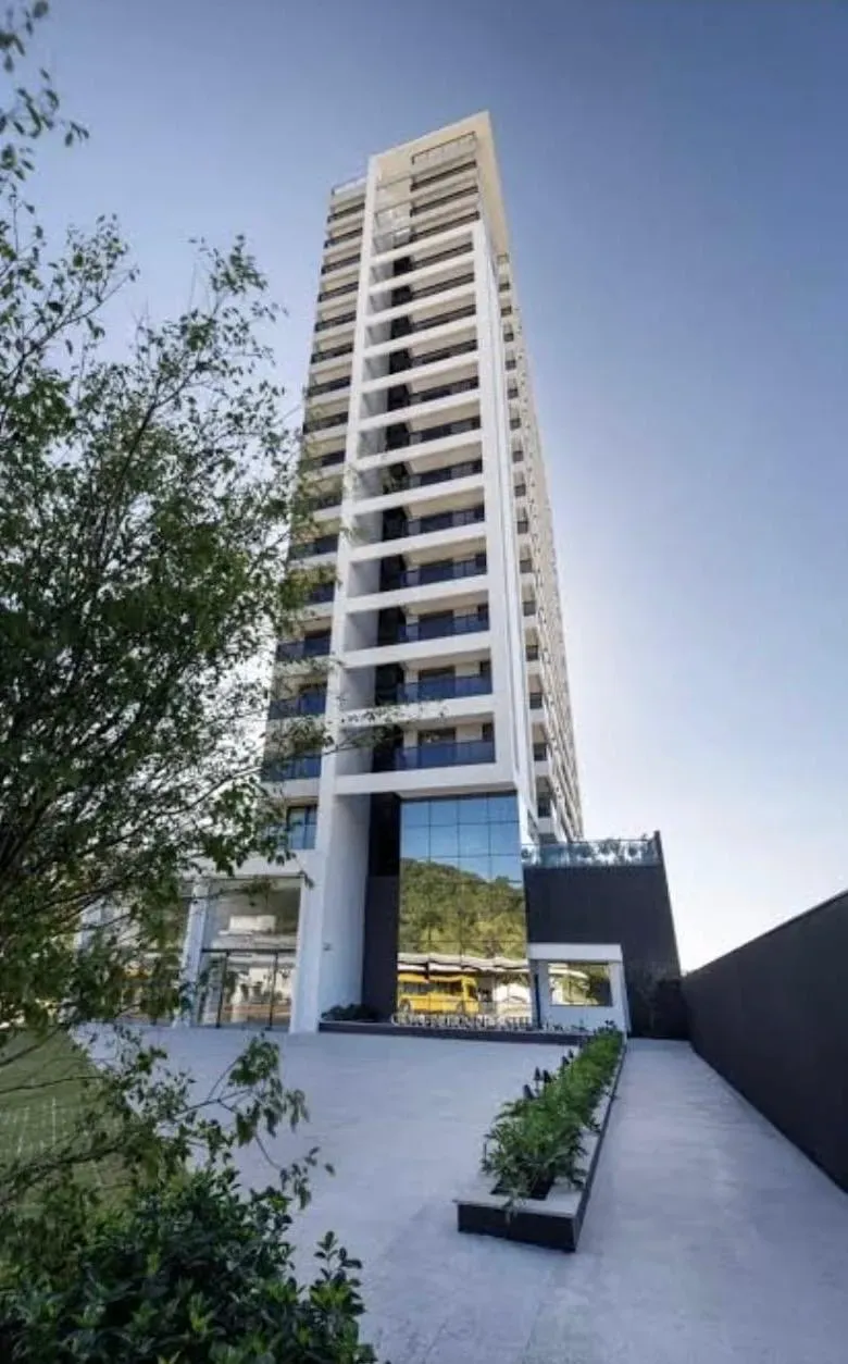 Apartamento com 3 dormitórios sendo 1 suíte e 2 vagas de garagem  no bairro Ressacada em Itajaí/SC