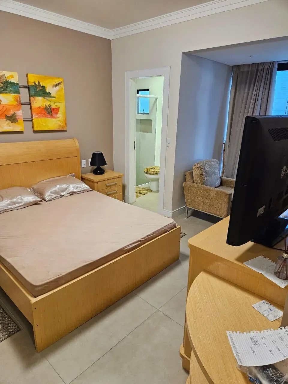 Apartamento frente mar com 3 dormitórios sendo 1 suíte e 1 vaga de garagem no Centro de Itapema