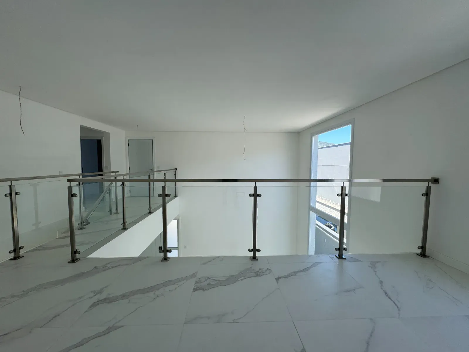 Casa com 4 suítes e 4 vagas de garagem em condomínio Fechado nos Ingleses – Florianópolis/SC