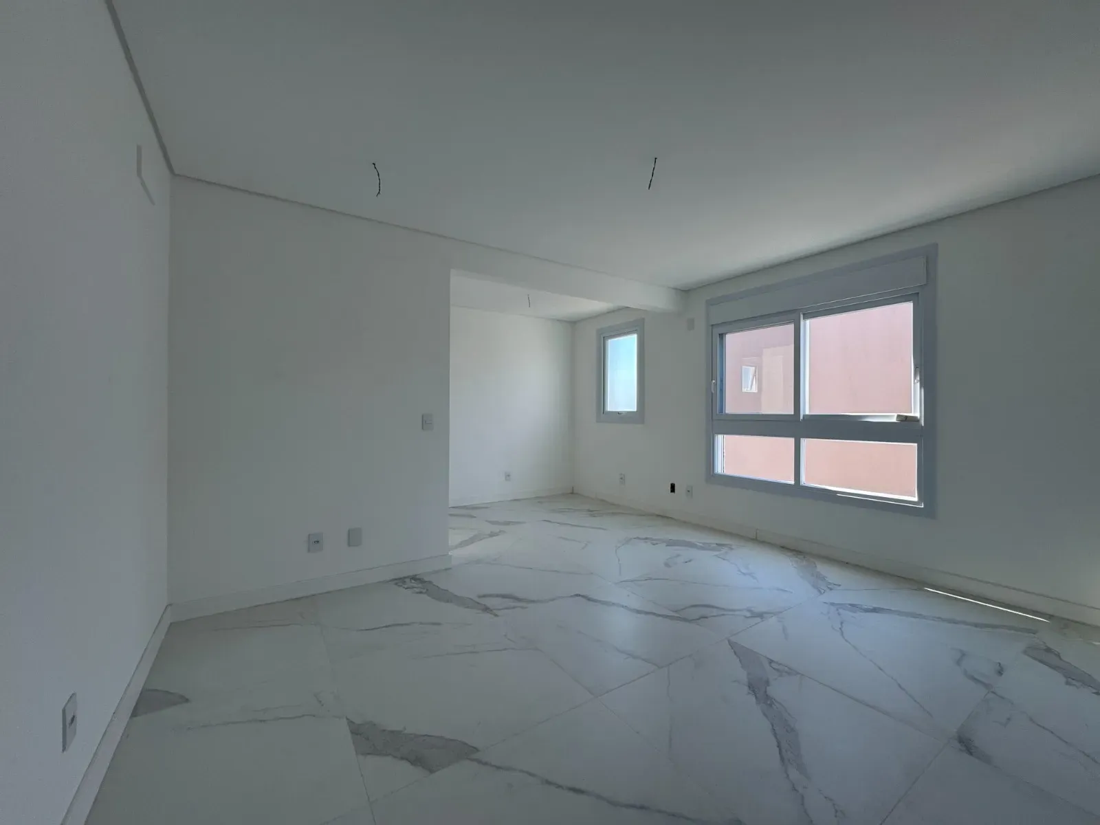 Casa com 4 suítes e 4 vagas de garagem em condomínio Fechado nos Ingleses – Florianópolis/SC