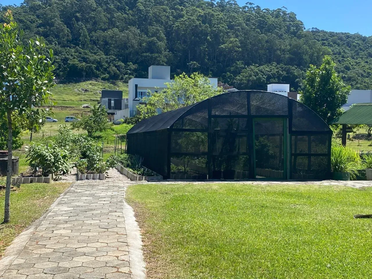 Casa com 4 suítes e 4 vagas de garagem em condomínio Fechado nos Ingleses – Florianópolis/SC