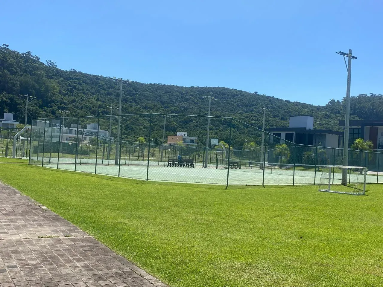 Casa com 4 suítes e 4 vagas de garagem em condomínio Fechado nos Ingleses – Florianópolis/SC