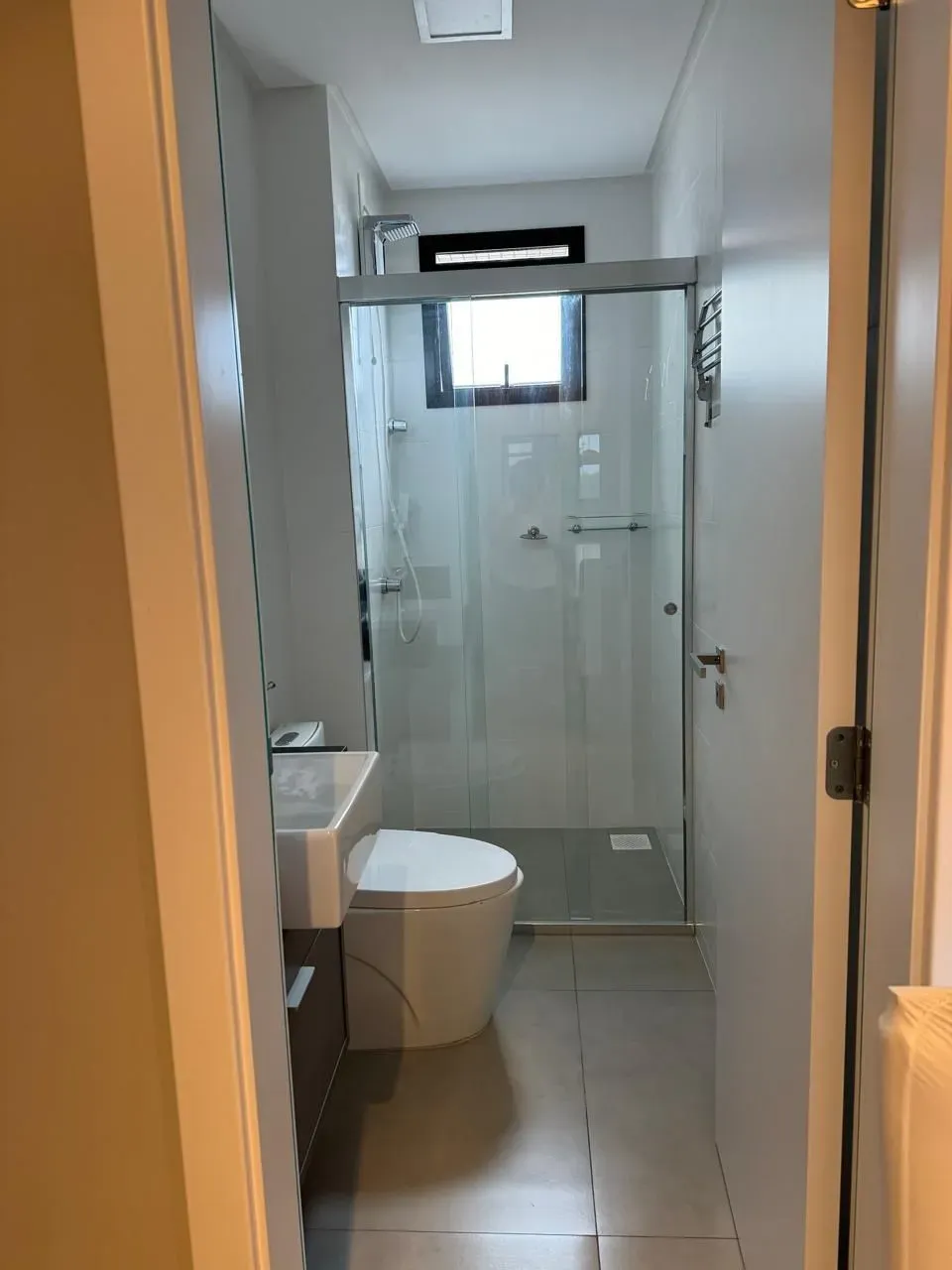 Apartamento de 2 dormitórios e 1 vaga de garagem no Centro de Itapema/SC