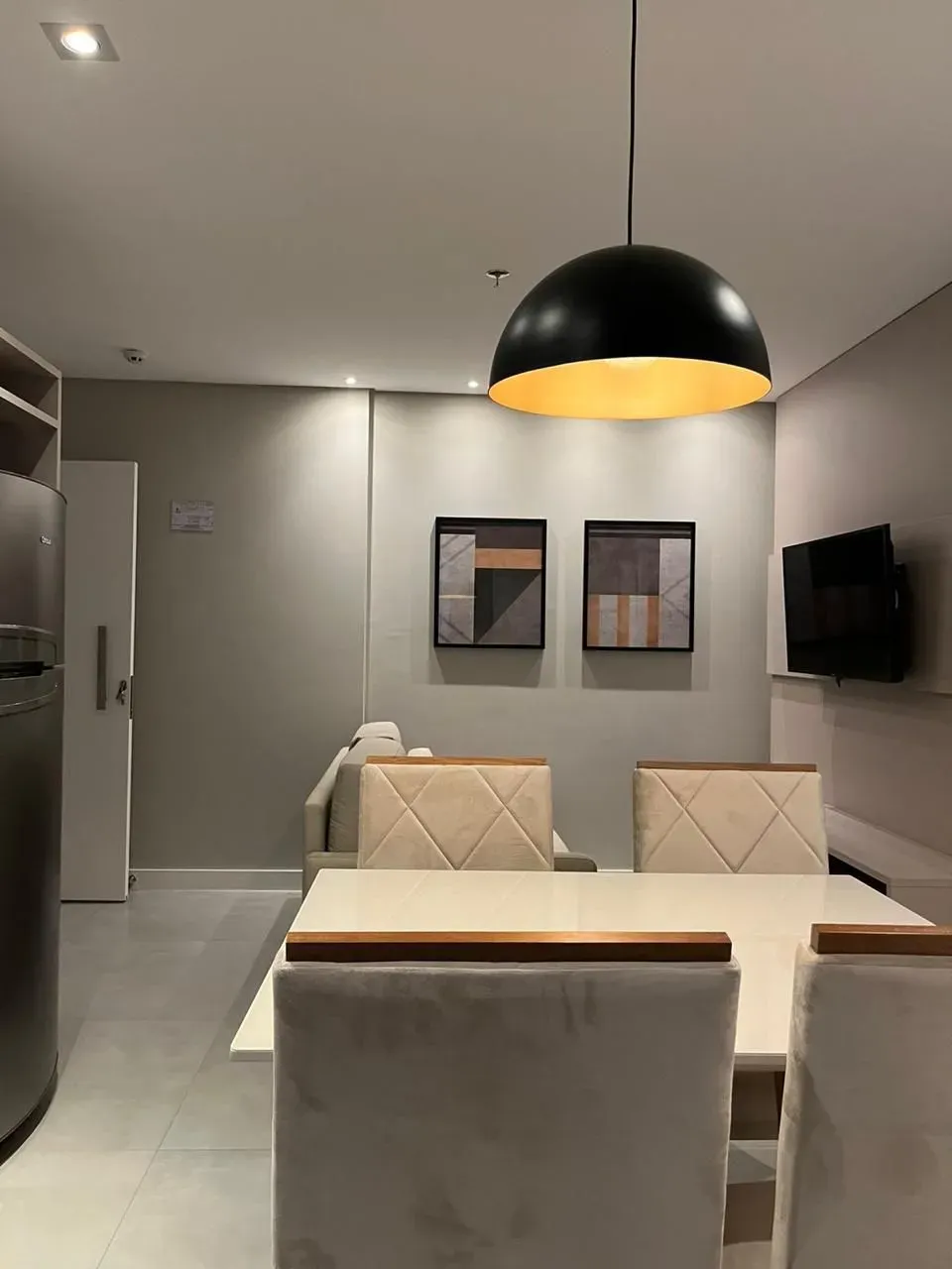 Apartamento de 2 dormitórios e 1 vaga de garagem no Centro de Itapema/SC