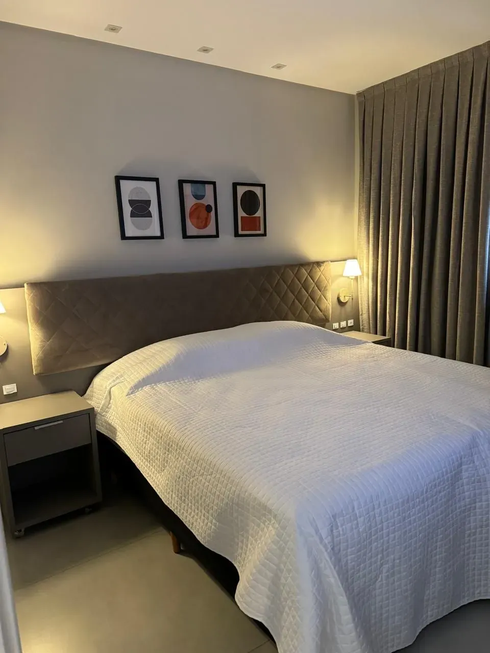 Apartamento de 2 dormitórios e 1 vaga de garagem no Centro de Itapema/SC