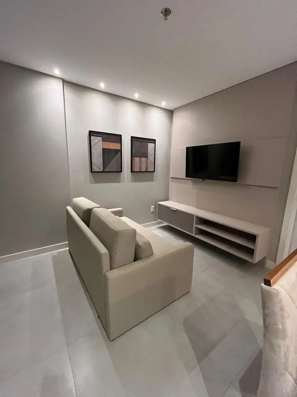 Apartamento de 2 dormitórios e 1 vaga de garagem no Centro de Itapema/SC