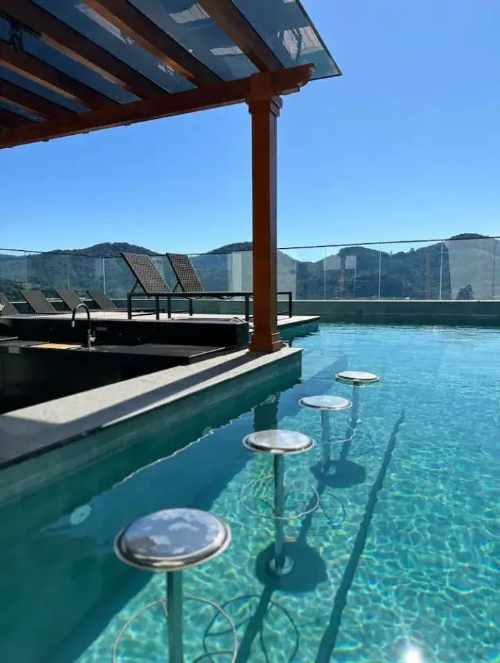 Apartamento de 2 dormitórios e 1 vaga de garagem no Centro de Itapema/SC