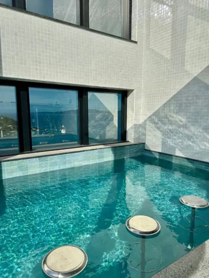 Apartamento de 2 dormitórios e 1 vaga de garagem no Centro de Itapema/SC