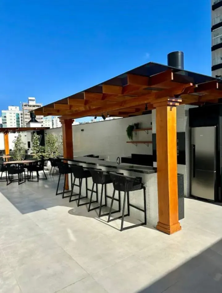 Apartamento de 2 dormitórios e 1 vaga de garagem no Centro de Itapema/SC