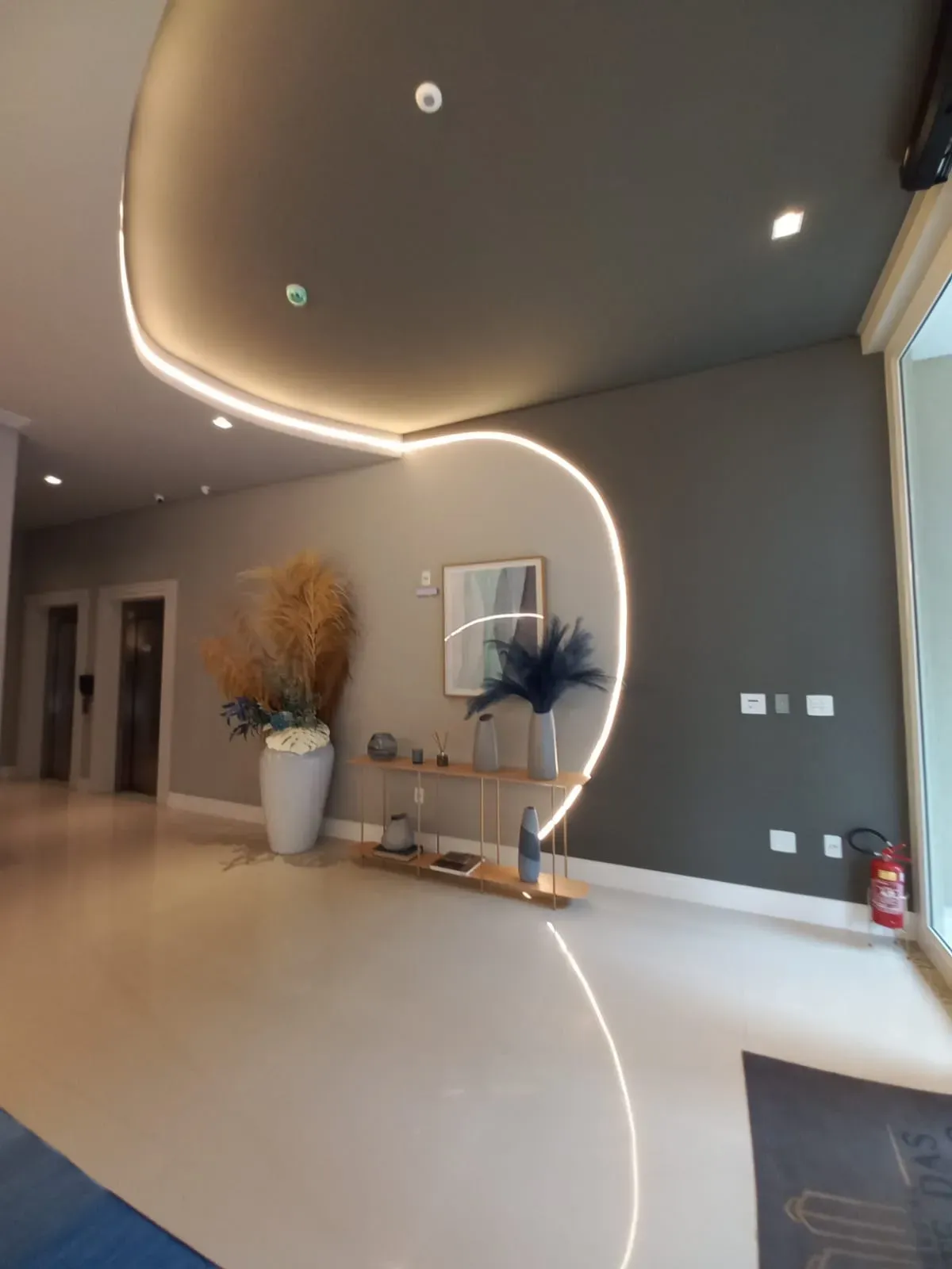 Apartamento pronto para morar 2 dormitórios sendo 1 suíte e 1 vaga em Itapema - SC