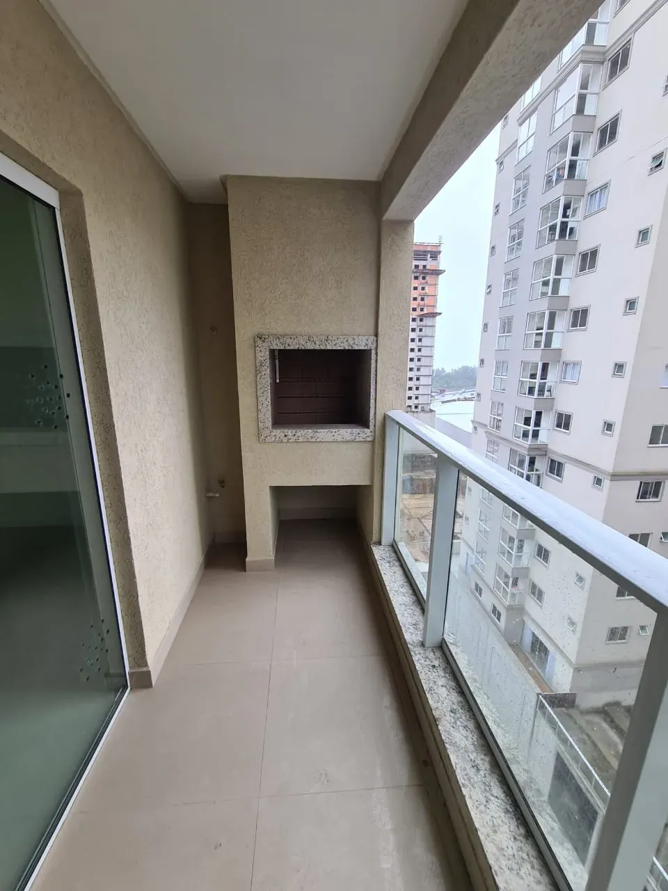 Apartamento pronto para morar 2 dormitórios sendo 1 suíte e 1 vaga em Itapema - SC