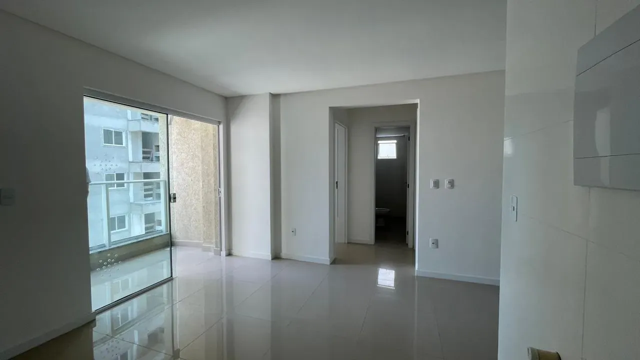 Apartamento pronto para morar 2 dormitórios sendo 1 suíte e 1 vaga em Itapema - SC