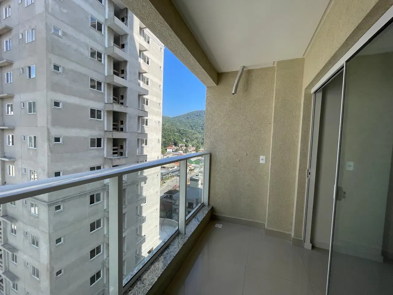 Apartamento pronto para morar 2 dormitórios sendo 1 suíte e 1 vaga em Itapema - SC