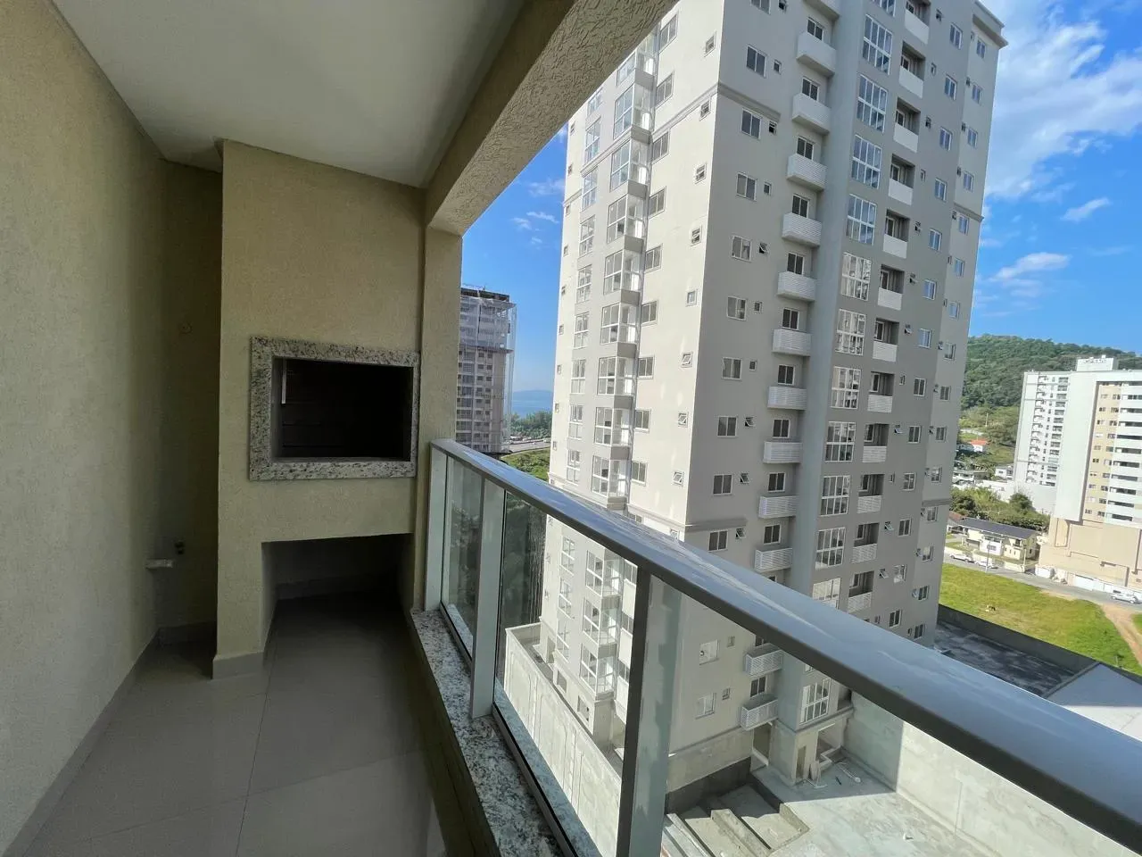 Apartamento pronto para morar 2 dormitórios sendo 1 suíte e 1 vaga em Itapema - SC