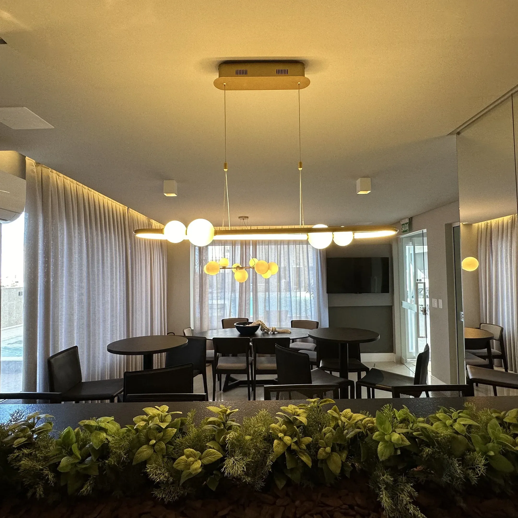 Apartamento pronto para morar 2 dormitórios sendo 1 suíte e 1 vaga em Itapema - SC