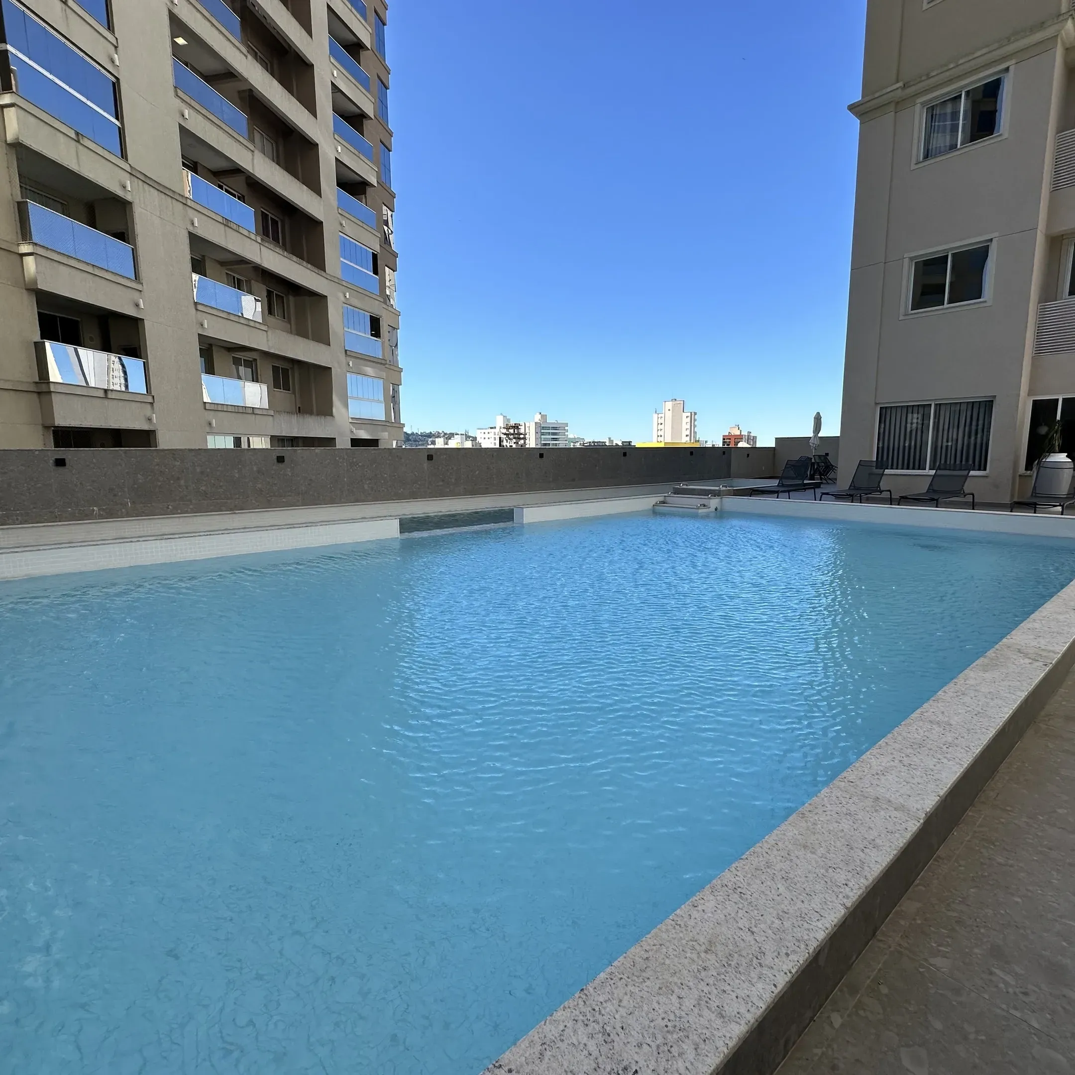 Apartamento pronto para morar 2 dormitórios sendo 1 suíte e 1 vaga em Itapema - SC