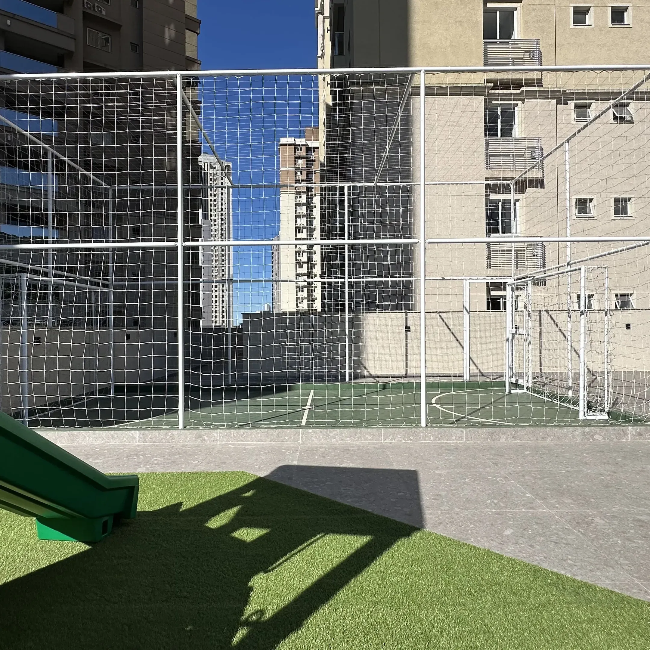 Apartamento pronto para morar 2 dormitórios sendo 1 suíte e 1 vaga em Itapema - SC