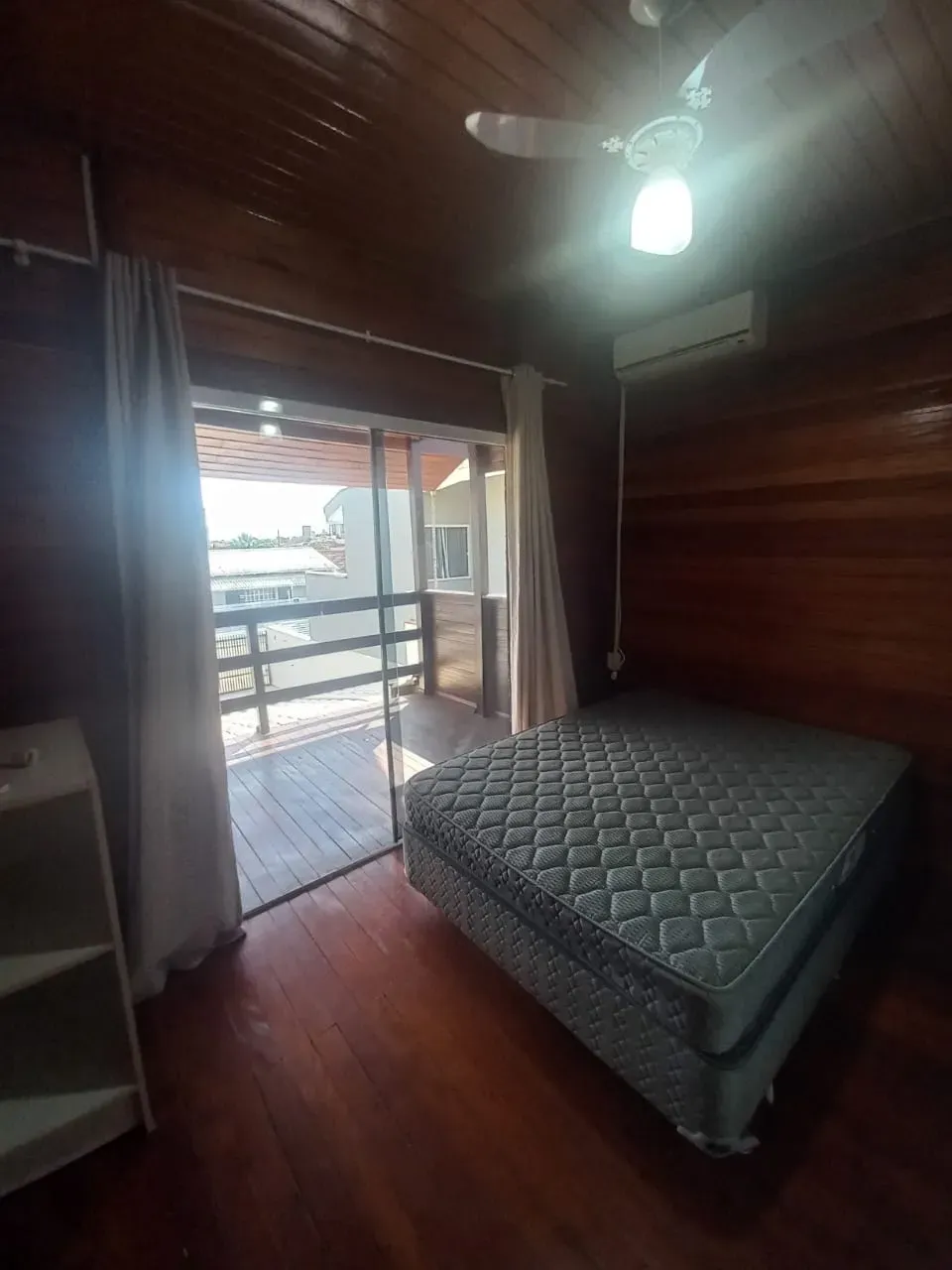 Casa com 3 dormitórios sendo 1 suíte e 2 vagas de garagem em Penha/SC
