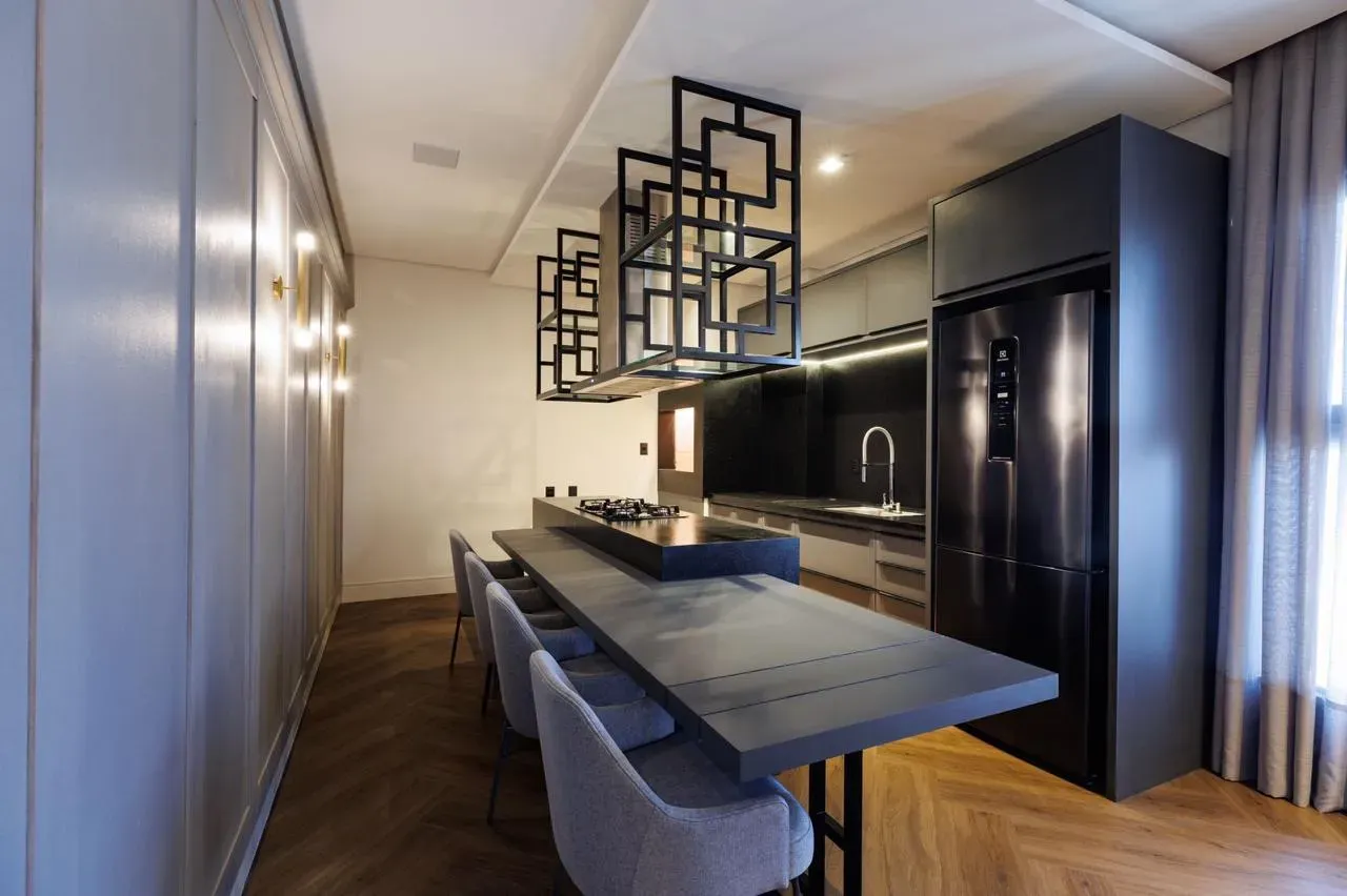 Apartamento Alto Padrão com 2 suítes + 2 demi e 2 vagas de garagem no Centro de Itajaí