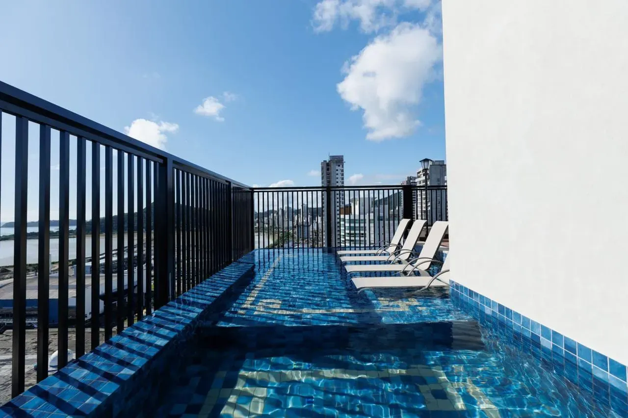 Apartamento Alto Padrão com 2 suítes + 2 demi e 2 vagas de garagem no Centro de Itajaí