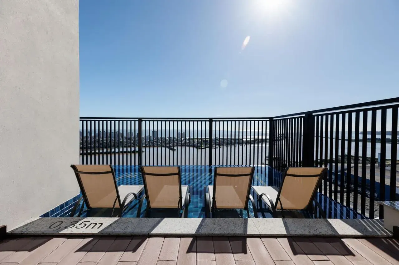 Apartamento Alto Padrão com 2 suítes + 2 demi e 2 vagas de garagem no Centro de Itajaí