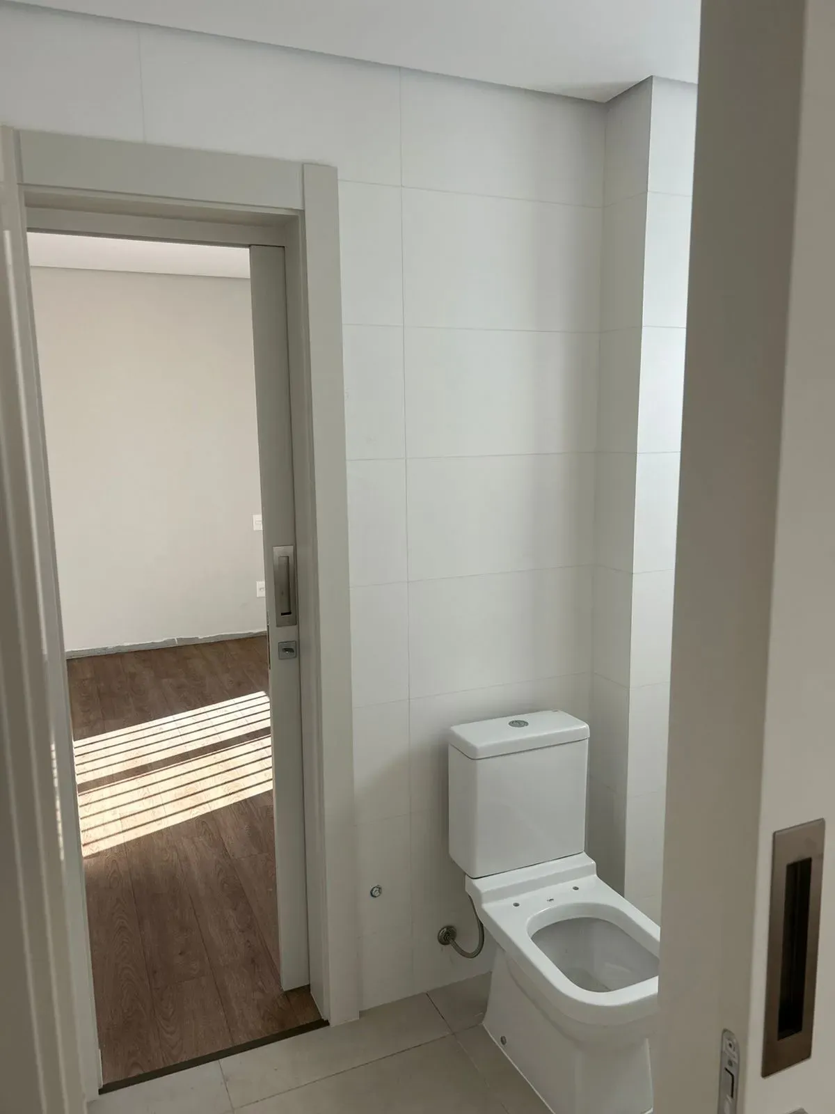 Apartamento Alto Padrão com 2 suítes + 2 demi e 2 vagas de garagem no Centro de Itajaí