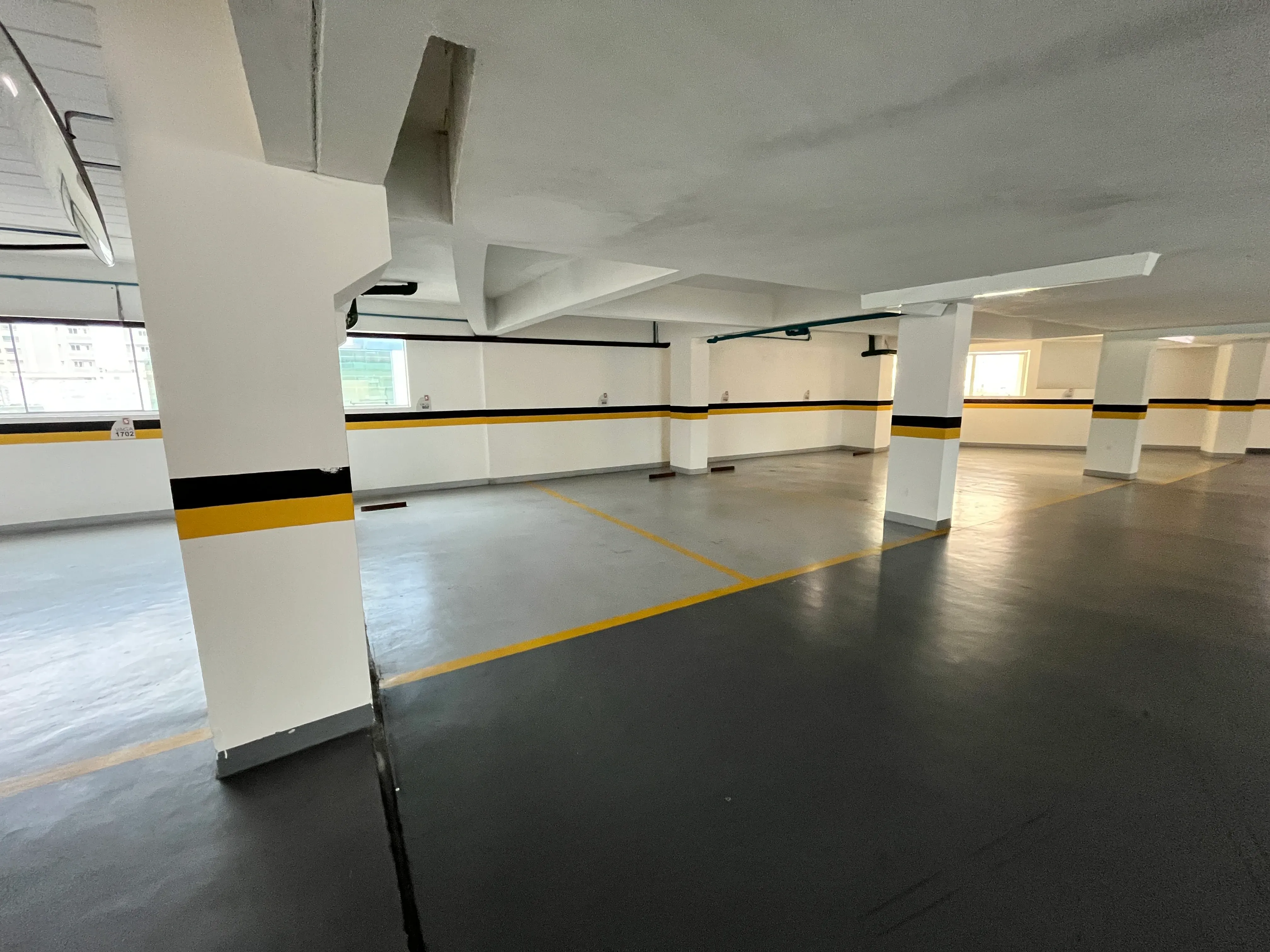 Apartamento com 3 dormitórios sendo 3 suítes e 2 vagas de garagem em Balneário Camboriú/SC