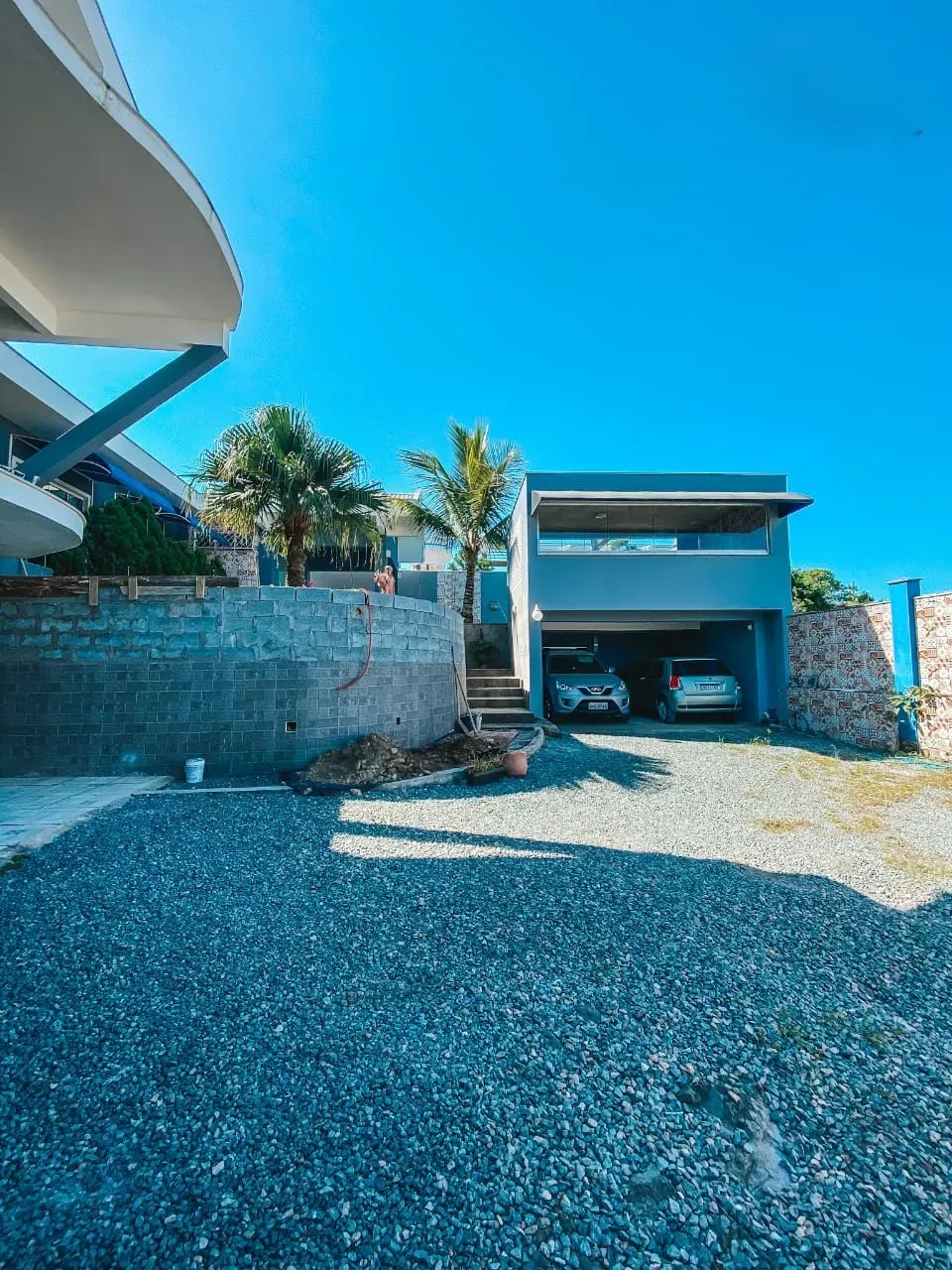 Casa com 3 dormitórios sendo 1 suíte e 8 vagas de garagem em Balneário Piçarras/SC