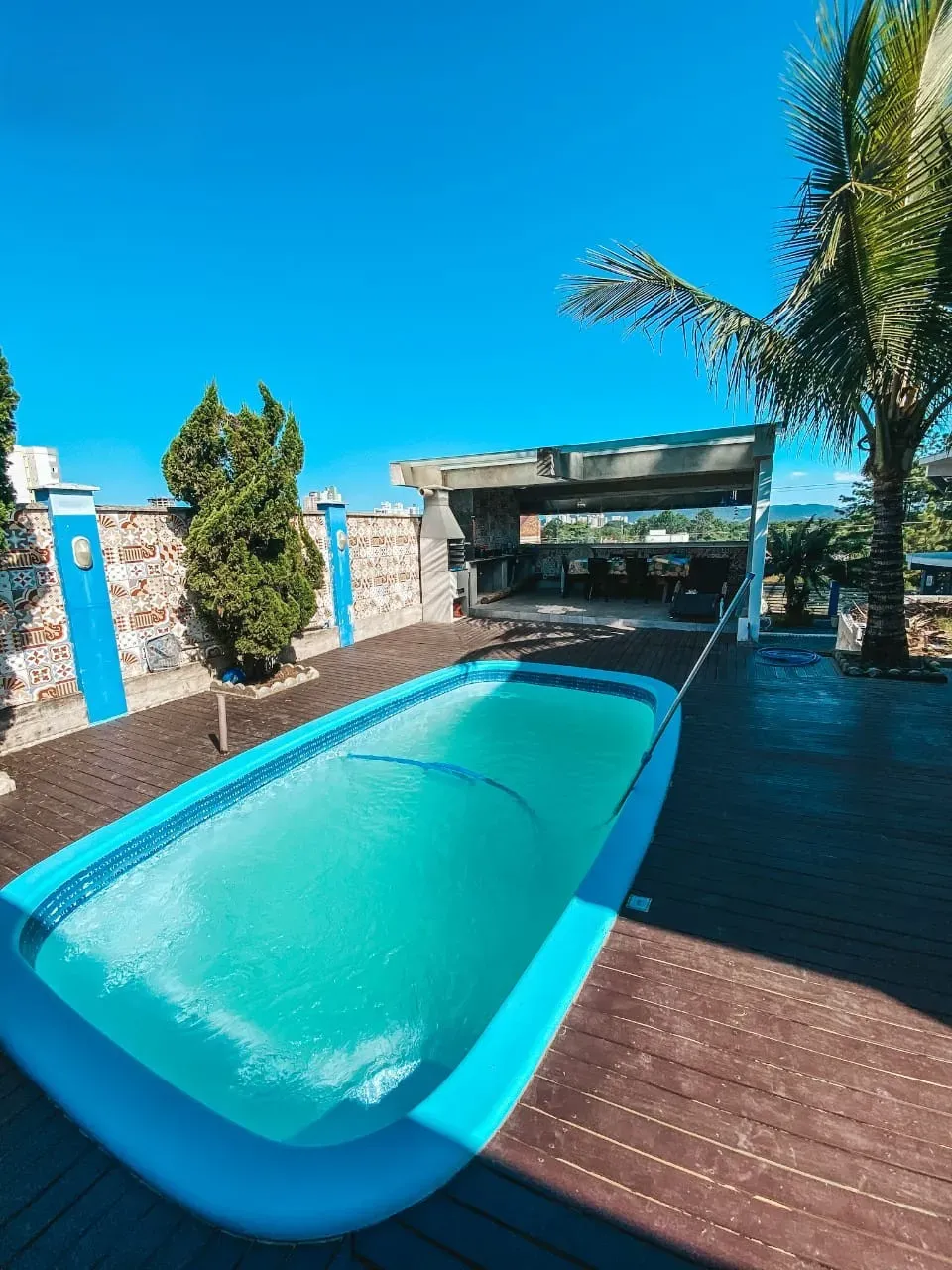 Casa com 3 dormitórios sendo 1 suíte e 8 vagas de garagem em Balneário Piçarras/SC