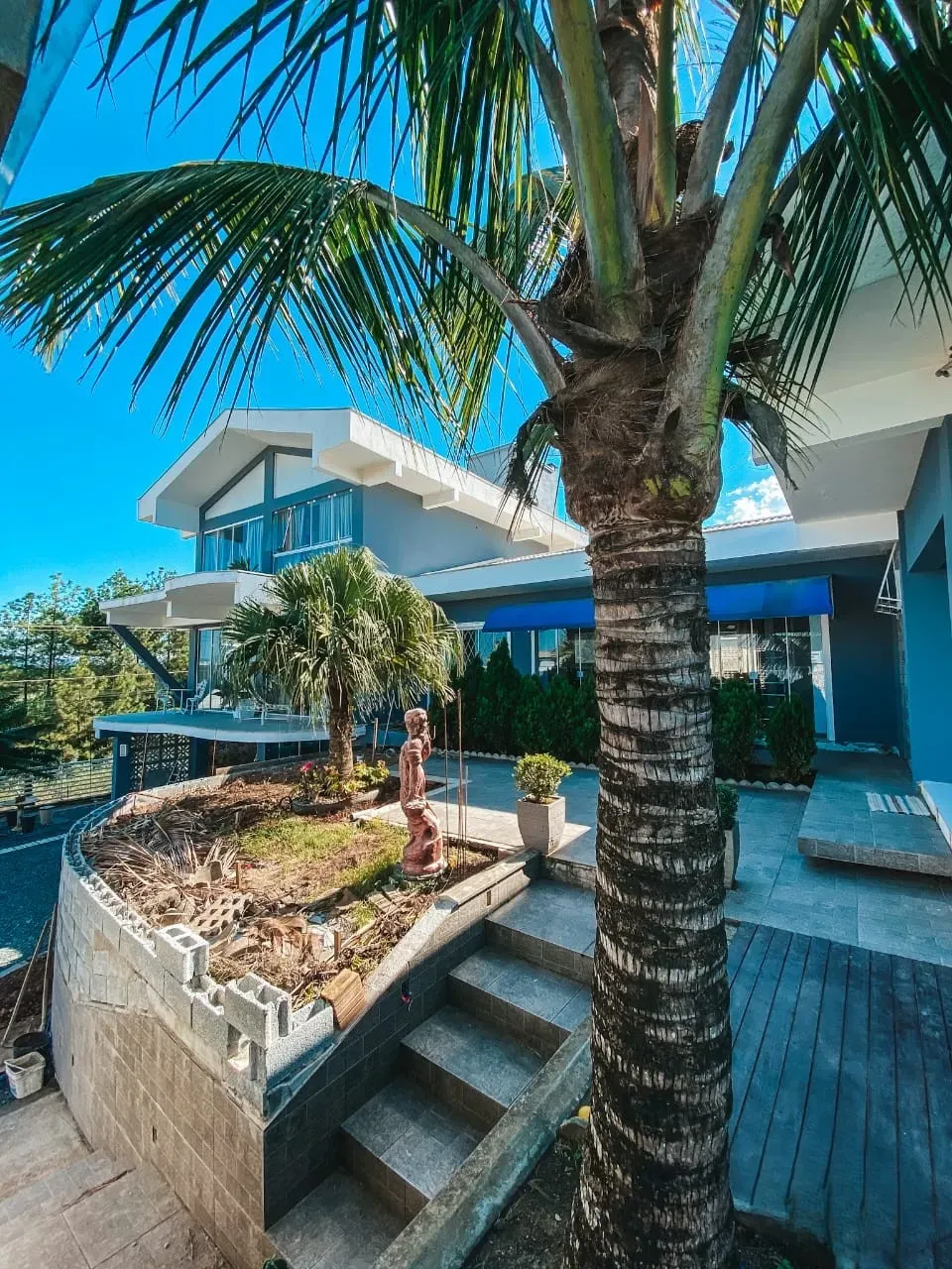 Casa com 3 dormitórios sendo 1 suíte e 8 vagas de garagem em Balneário Piçarras/SC