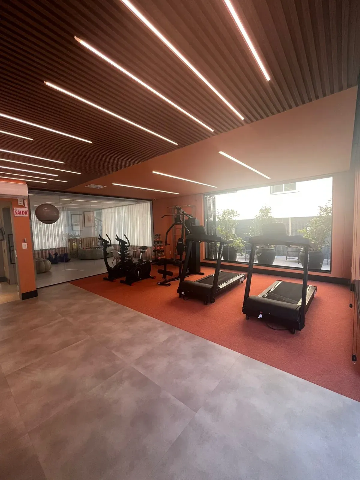 Apartamento alto padrão com 3 suítes e 3 vagas de garagem - Meia Praia | Itapema/SC