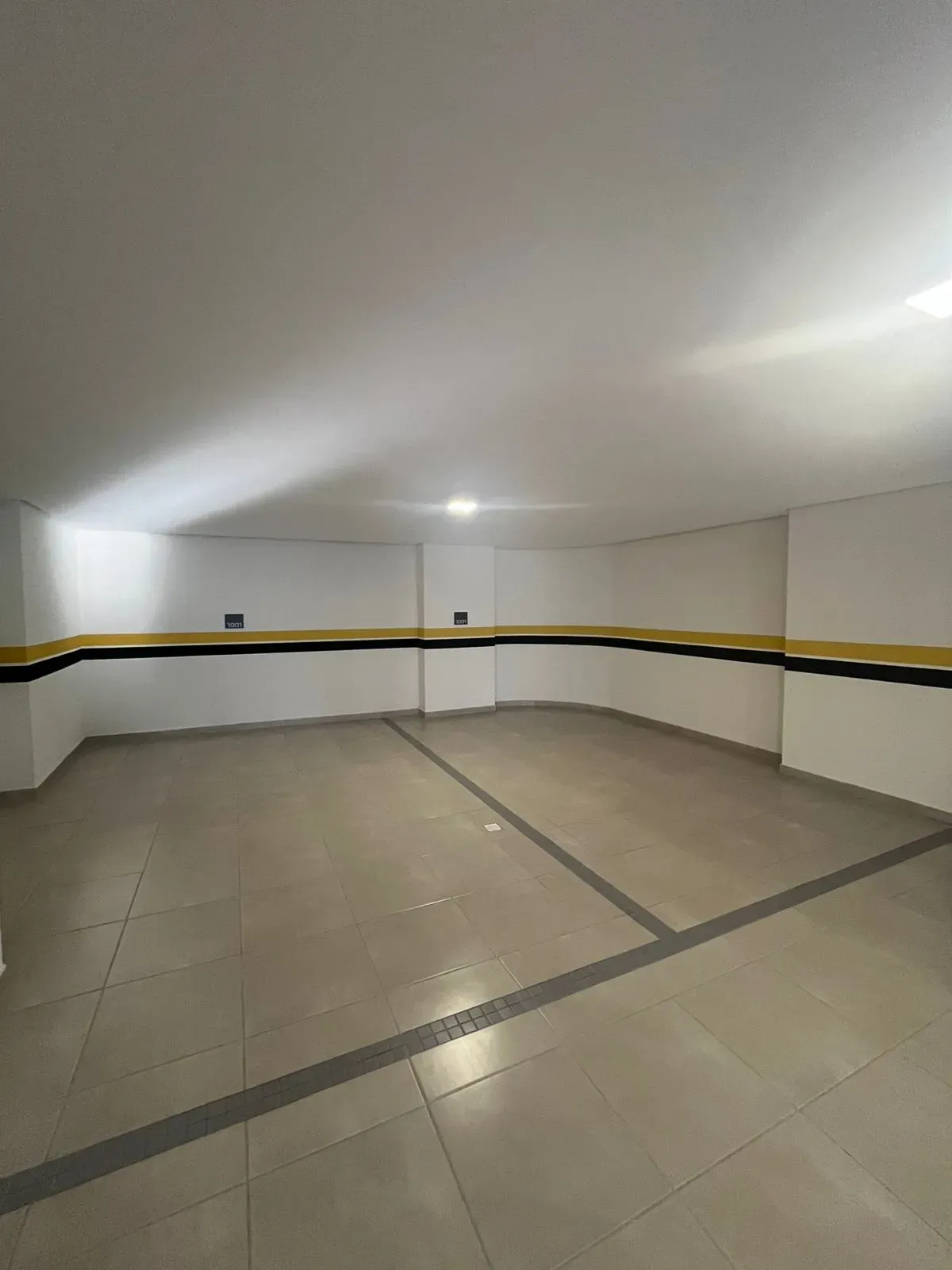 Apartamento alto padrão com 3 suítes e 3 vagas de garagem - Meia Praia | Itapema/SC