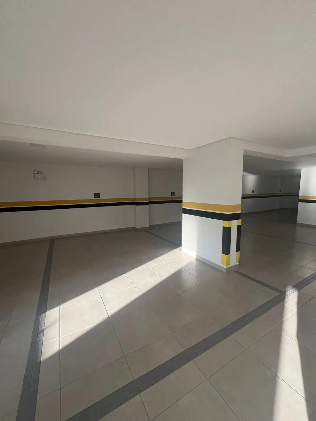 Apartamento alto padrão com 3 suítes e 3 vagas de garagem - Meia Praia | Itapema/SC